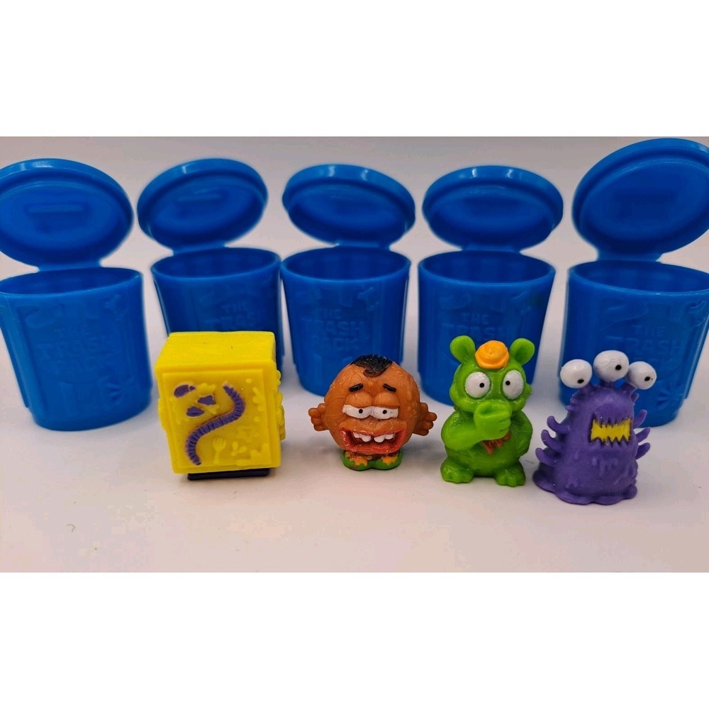 Trash Pack  Blue Trash Cans Lot Of 5 (Missing 1 character) Mixed Loose Figures